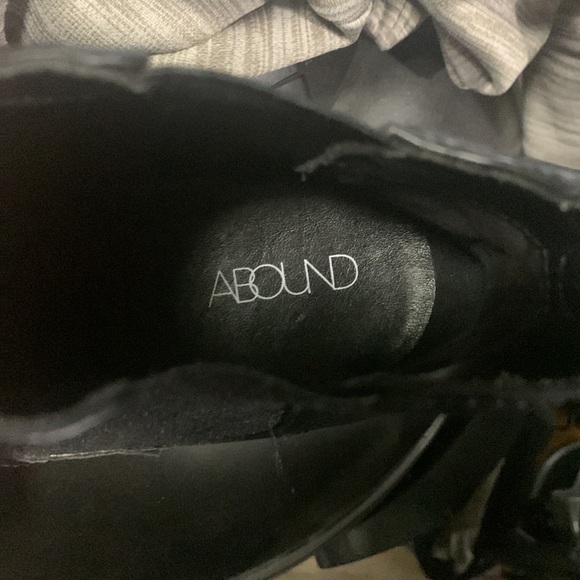 Abound Women’s Black Slip On Heeled Ankle Bootie Size 6.5 - Picture 8 of 8